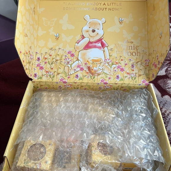 Colourpop Winnie The Poo full PR collection - Picture 2 of 3